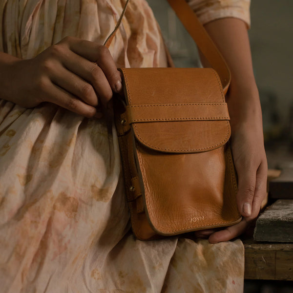 Boxy Crossbody Bag Camel Joyn   