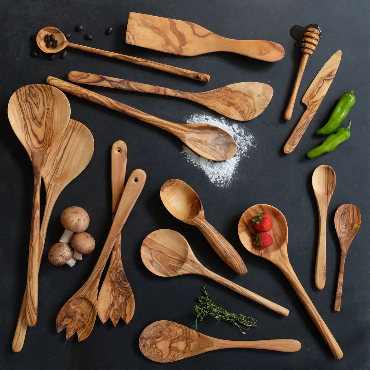 Olive Wood Round Spreader – Maraluna