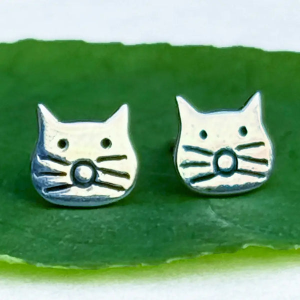 Tiny Cat Face Earring